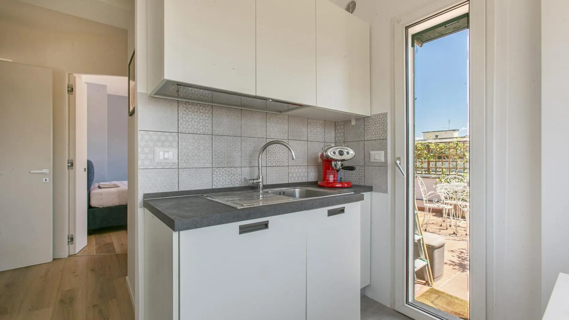 Attico Moderno Con Terrazza Vicino La Metro B Apartment Rome 0*,  Italy