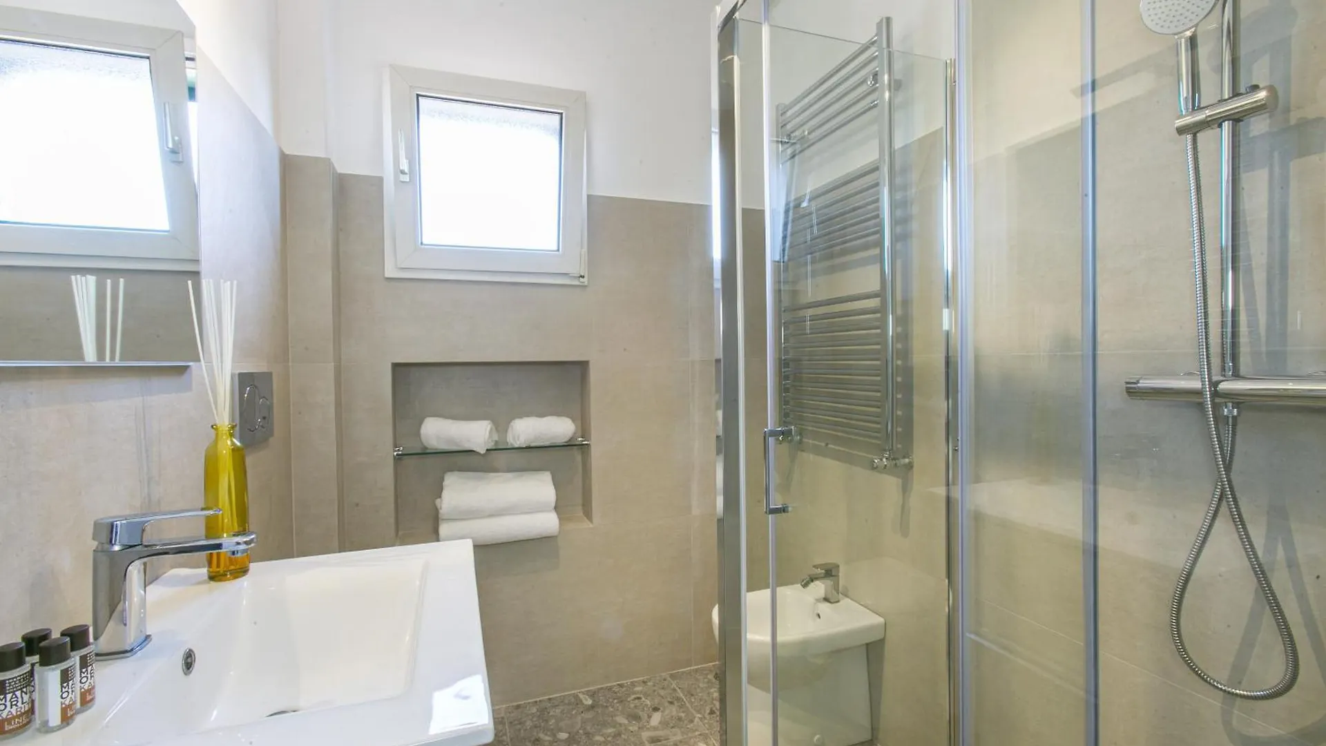 Attico Moderno Con Terrazza Vicino La Metro B Apartment Rome Italy