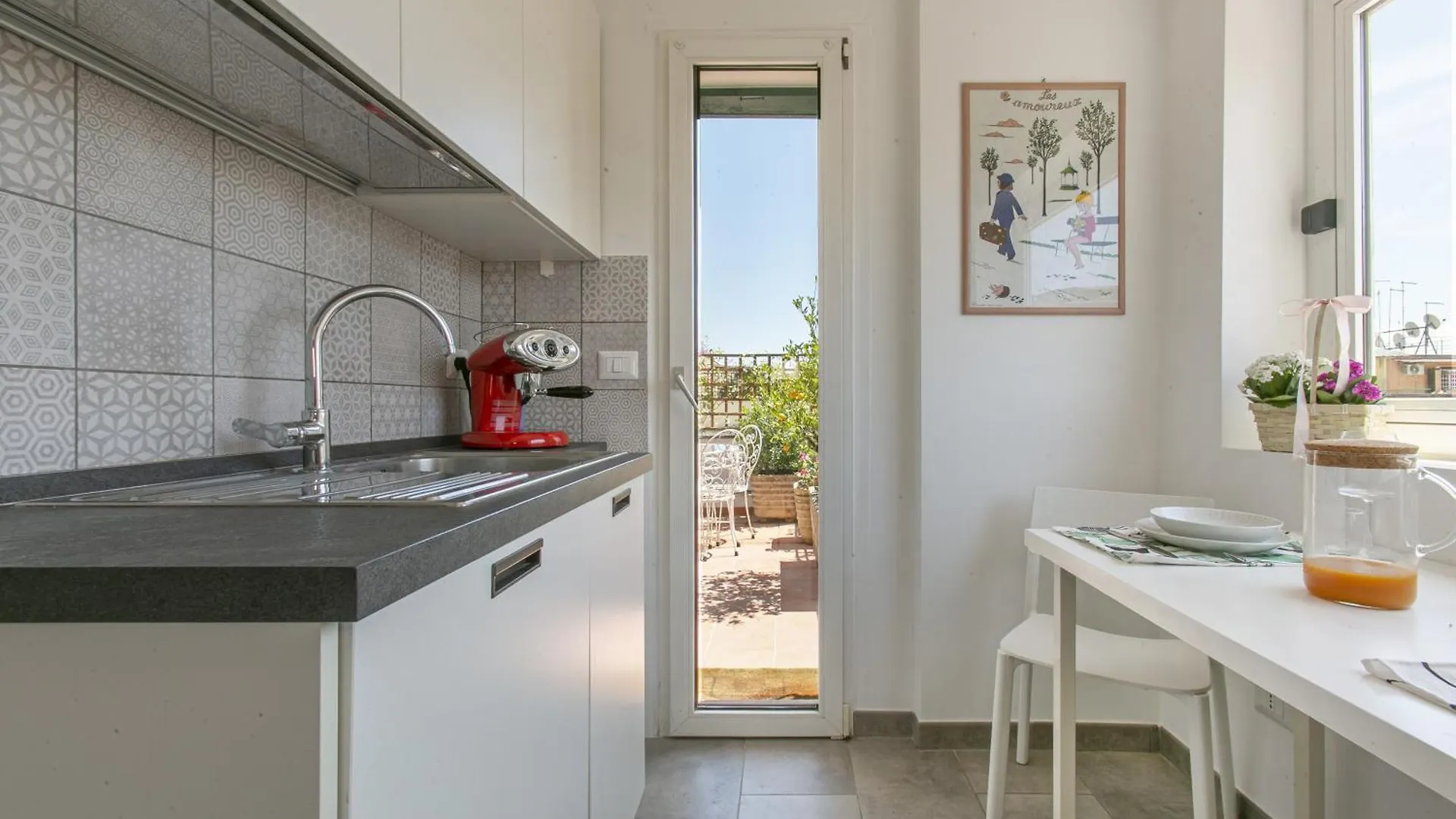 Attico Moderno Con Terrazza Vicino La Metro B Apartment Rome